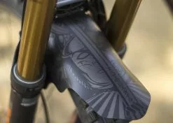 All-mountain-style AMS Garde Boue Avant Ronin Mud Guard 7 All-mountain-style AMS Garde Boue Avant Ronin Mud Guard -SRAM Soldes ams garde boue avant ronin mud guard 2