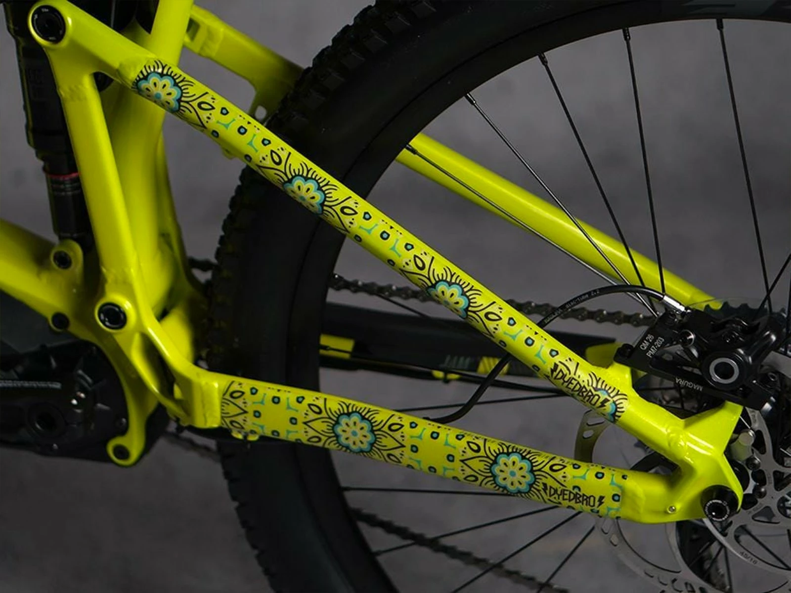 DYEDBRO “Guadalupe” Stickers De Protection De Cadre VTT 3 DYEDBRO “Guadalupe” Stickers De Protection De Cadre VTT – Image 3